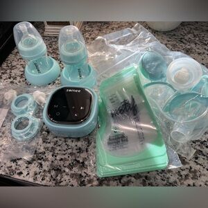 Zomee Breast Pump Set with Storage Bags